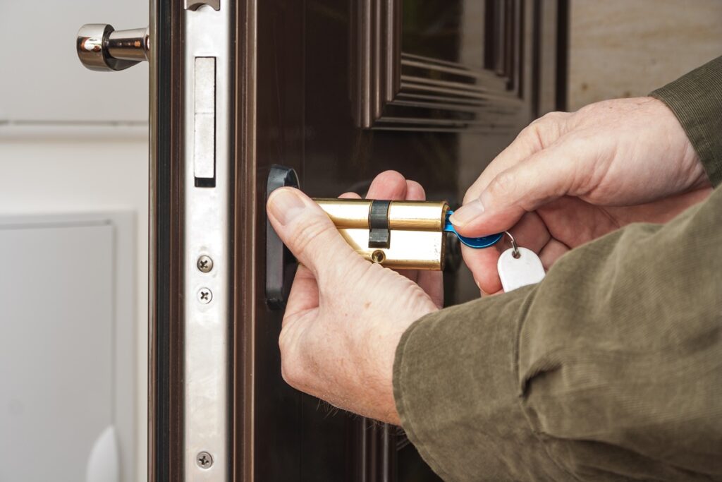 The Role of Professional Locksmiths in Yale Lock Replacement